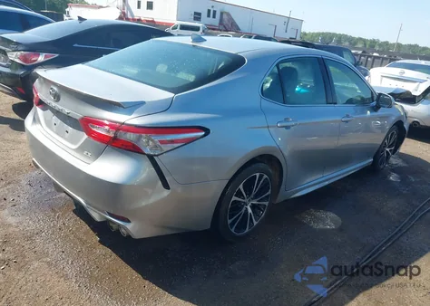 2020 Toyota Camry Se z USA, uszkodzony, nr VIN 4T1G11AK6LU907958